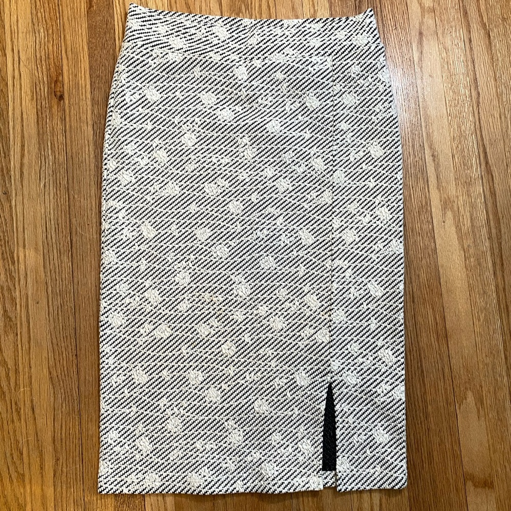 Le Lis black and white floral bodycon pencil skirt size S